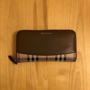 Burberry Horseferry Check Elmore Zip Around Wallet